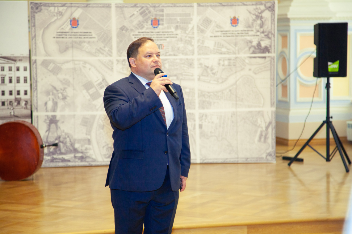 На Литейном открылась выставка "Архитектура Петербурга. Связь времен"