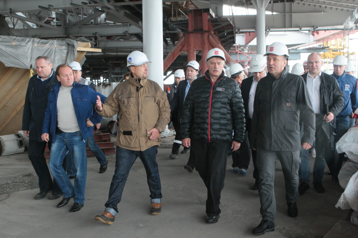 Губернатор посетил строящийся стадион на Крестовском острове