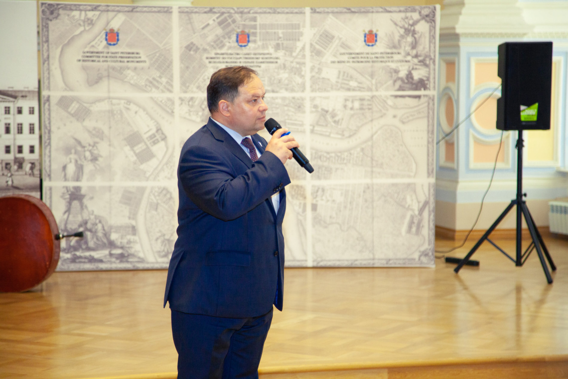 На Литейном открылась выставка "Архитектура Петербурга. Связь времен"
