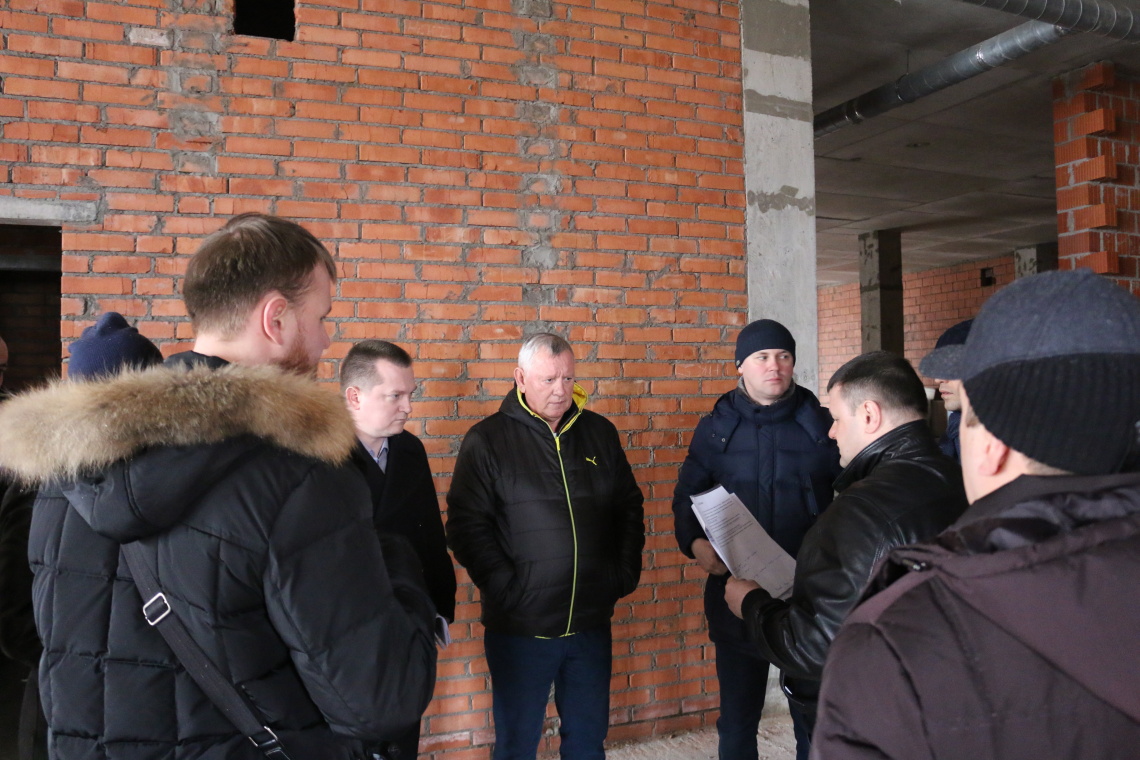 Сергей Морозов проинспектировал строительство социальных объектов в Приморском и Петроградском районах