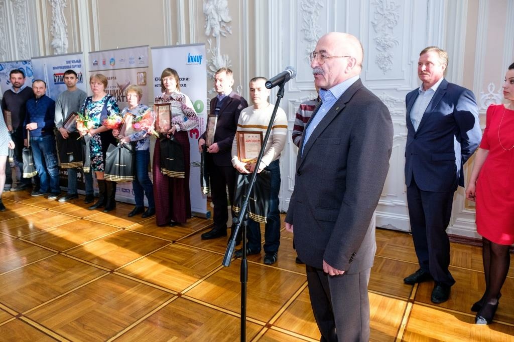 В Петербурге наградили лучшего штукатура