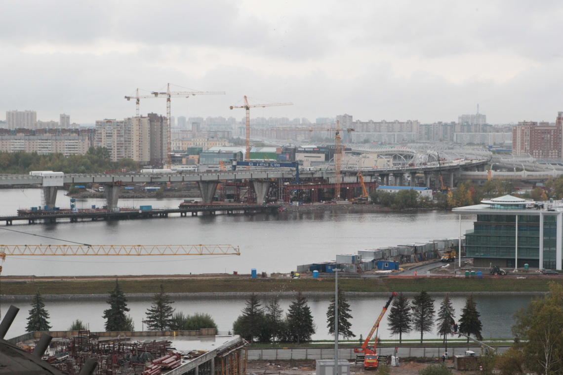 Губернатор посетил строящийся стадион на Крестовском острове