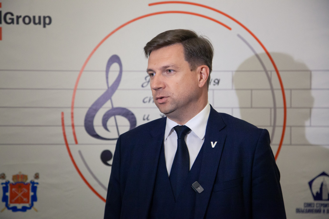 В Петербурге состоялся гала-концерт финалистов конкурса "Нам песня строить и жить помогает"