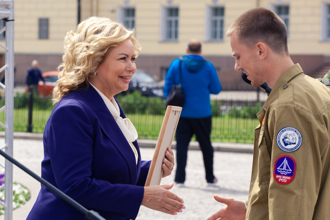 Торжественная линейка студенческих отрядов прошла 3 июля на Сенатской площади