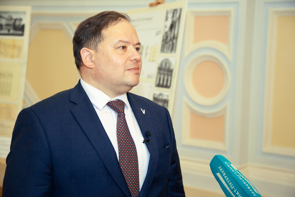 На Литейном открылась выставка "Архитектура Петербурга. Связь времен"